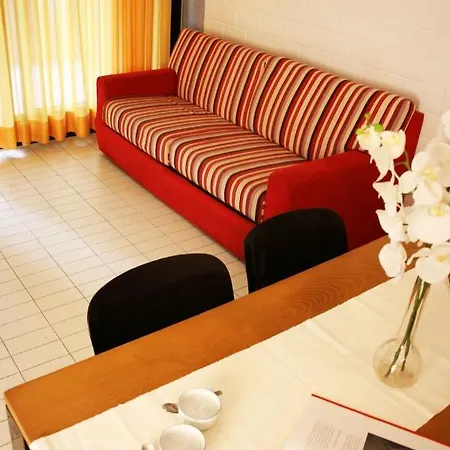 In 21333 Apartment *
