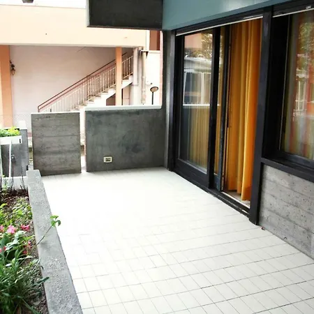 Apartment In 21333